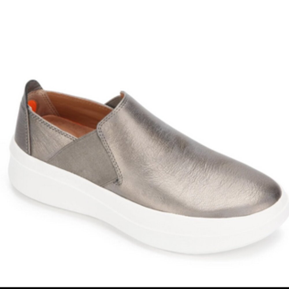 Gentle Souls Kenneth Cole Rosette Platform Slip On Sneaker Pewter  7.5/38 *Flaw*